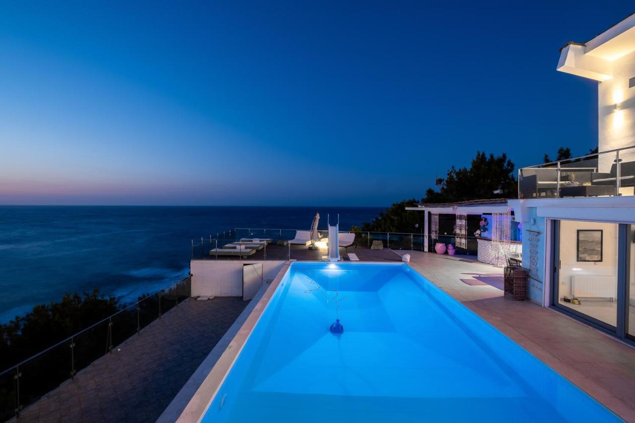 Icarus Luxury Beachfront Villa Gialiskari  المظهر الخارجي الصورة