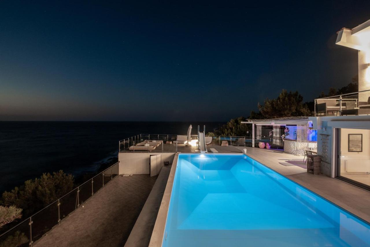 Icarus Luxury Beachfront Villa Gialiskari  المظهر الخارجي الصورة