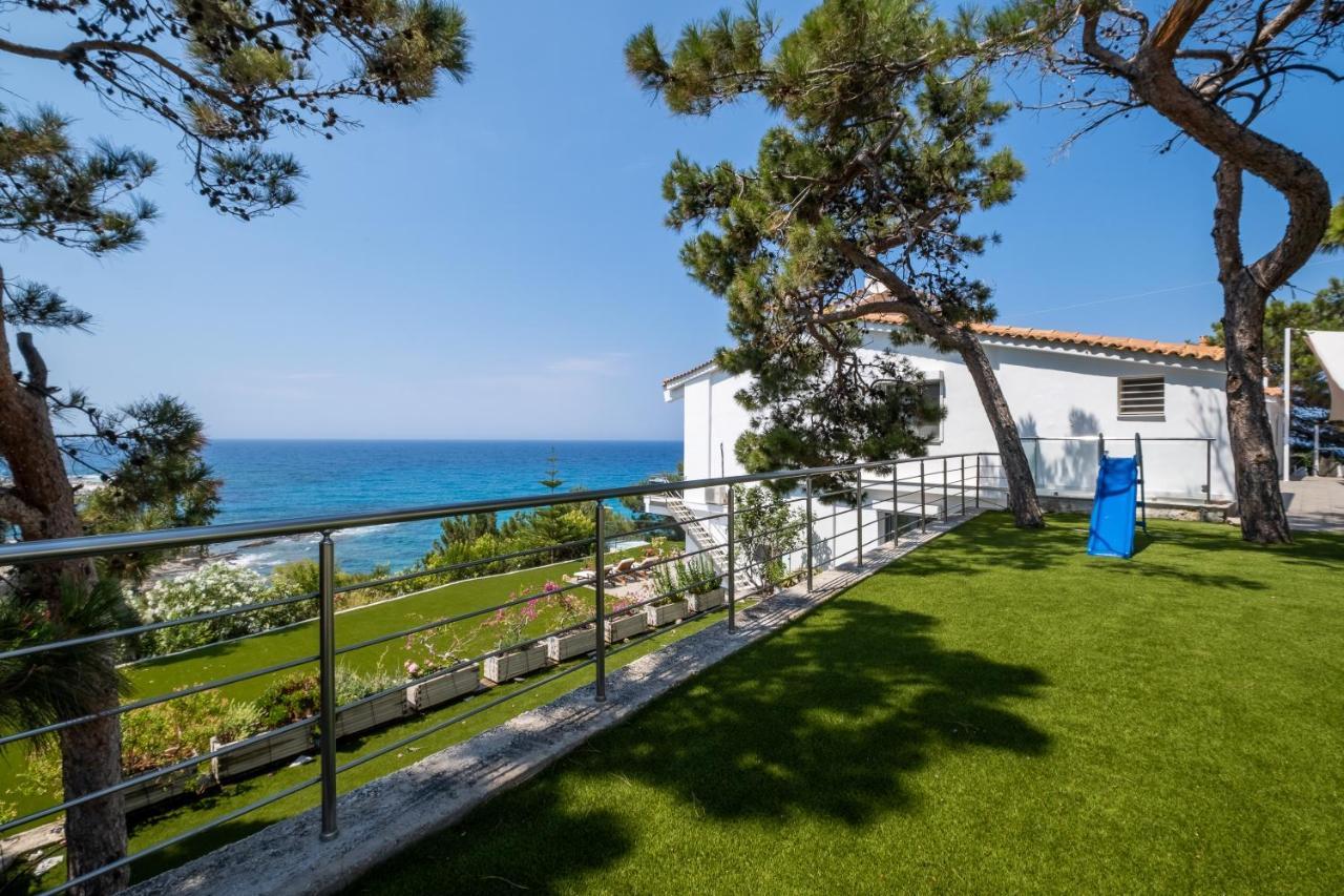 Icarus Luxury Beachfront Villa Gialiskari  المظهر الخارجي الصورة