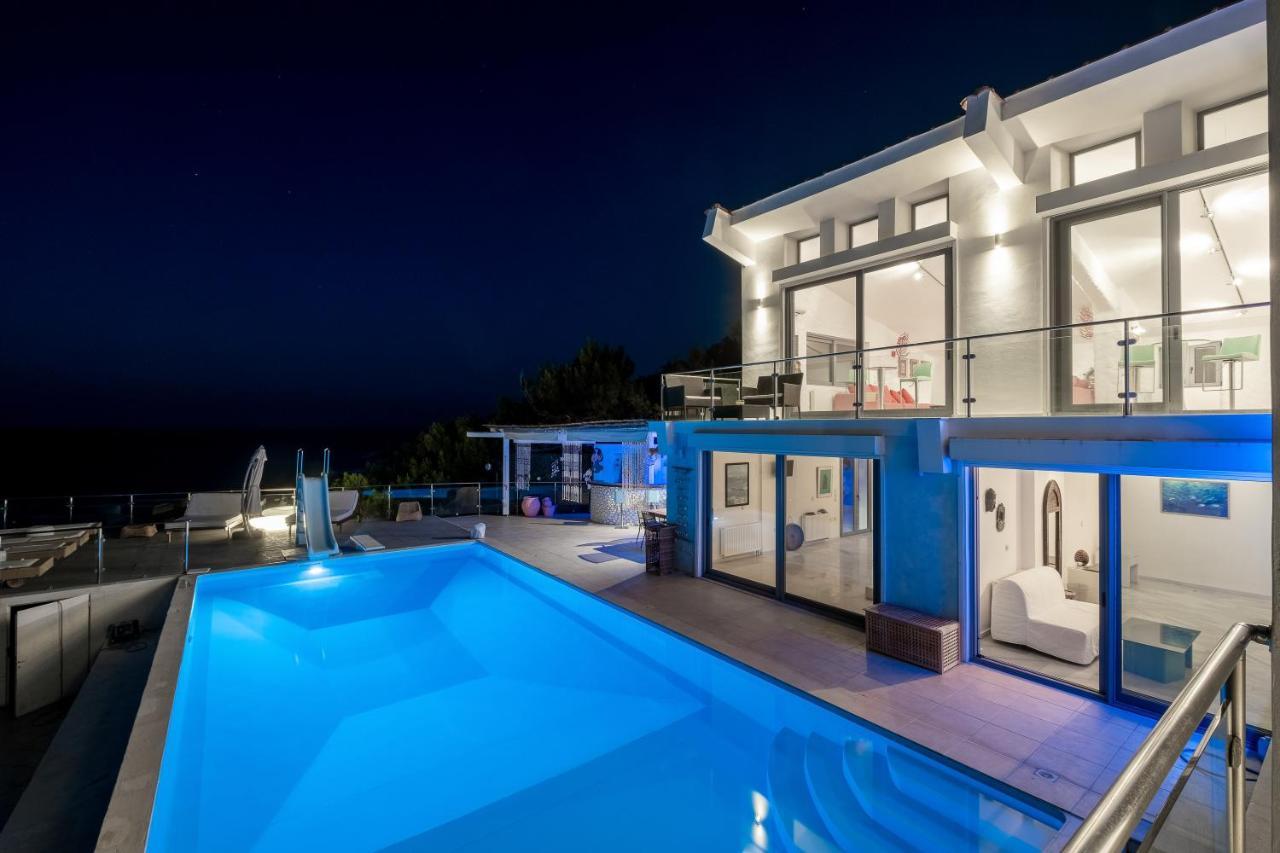 Icarus Luxury Beachfront Villa Gialiskari  المظهر الخارجي الصورة