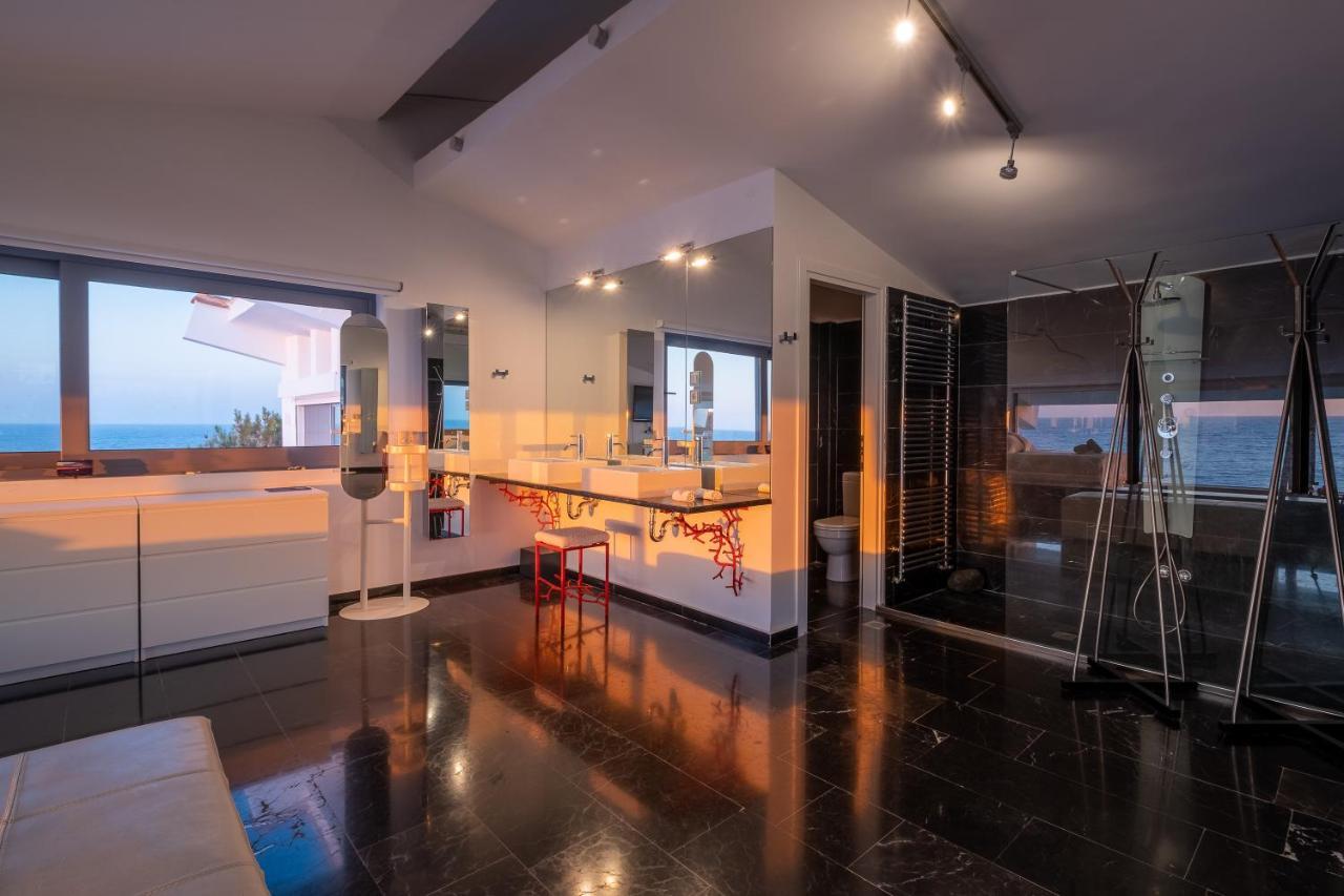 Icarus Luxury Beachfront Villa Gialiskari  المظهر الخارجي الصورة